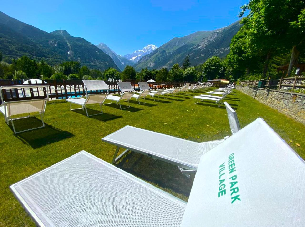 Bijoux Des Alpes - Mont Blanc Village La Salle Esterno foto