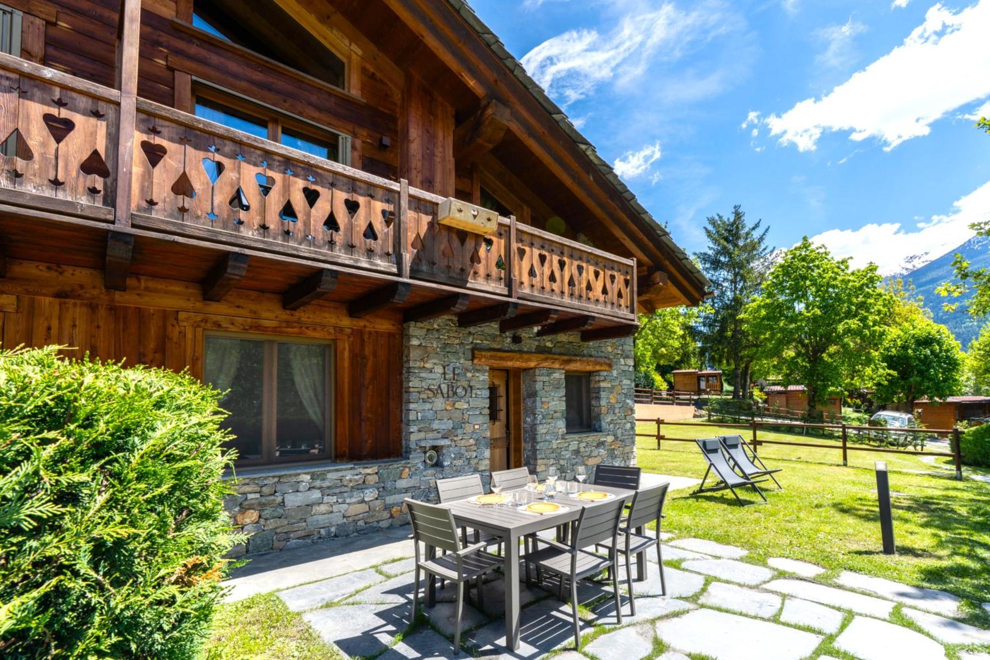 Bijoux Des Alpes - Mont Blanc Village La Salle Esterno foto