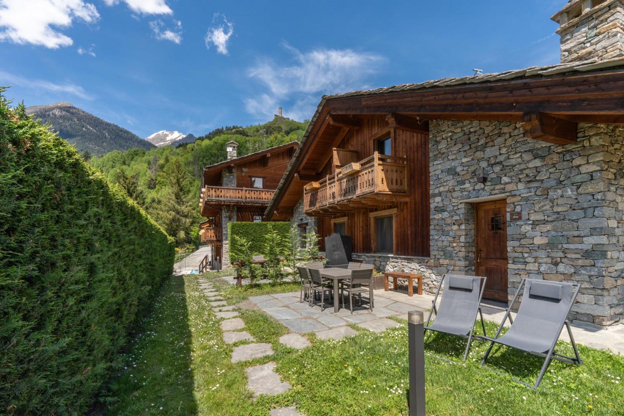 Bijoux Des Alpes - Mont Blanc Village La Salle Esterno foto