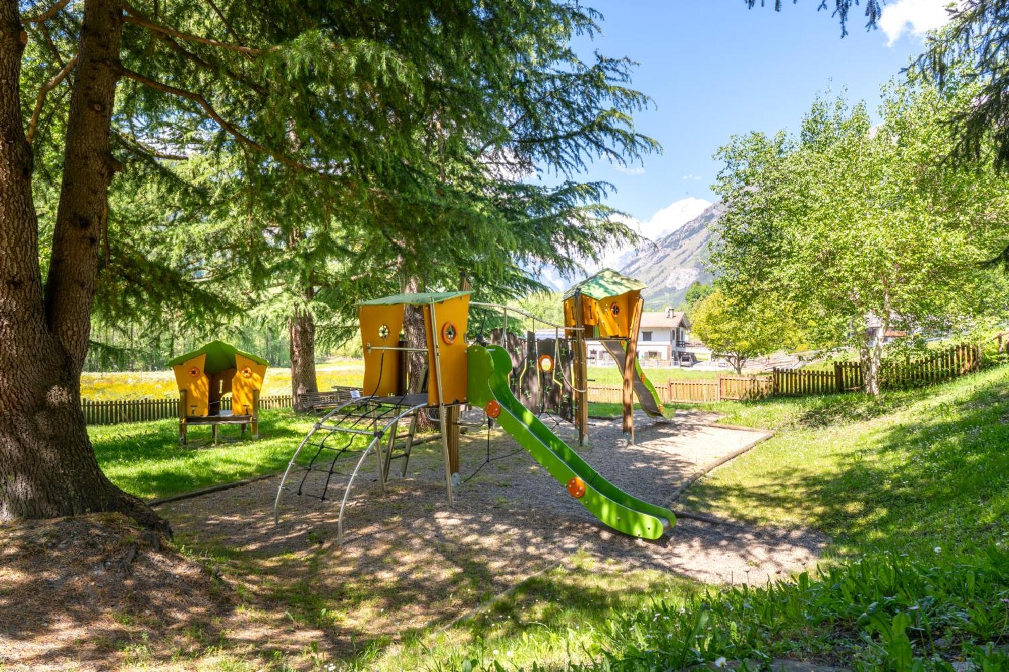 Bijoux Des Alpes - Mont Blanc Village La Salle Esterno foto