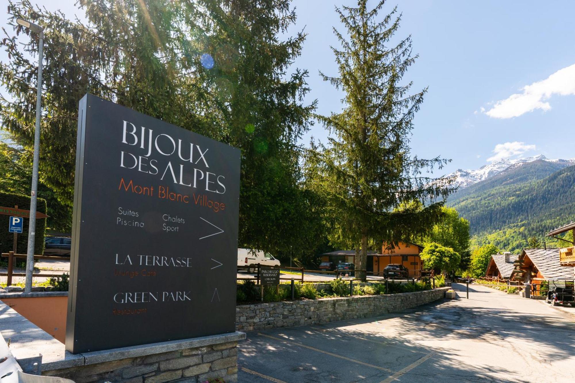 Bijoux Des Alpes - Mont Blanc Village La Salle Esterno foto