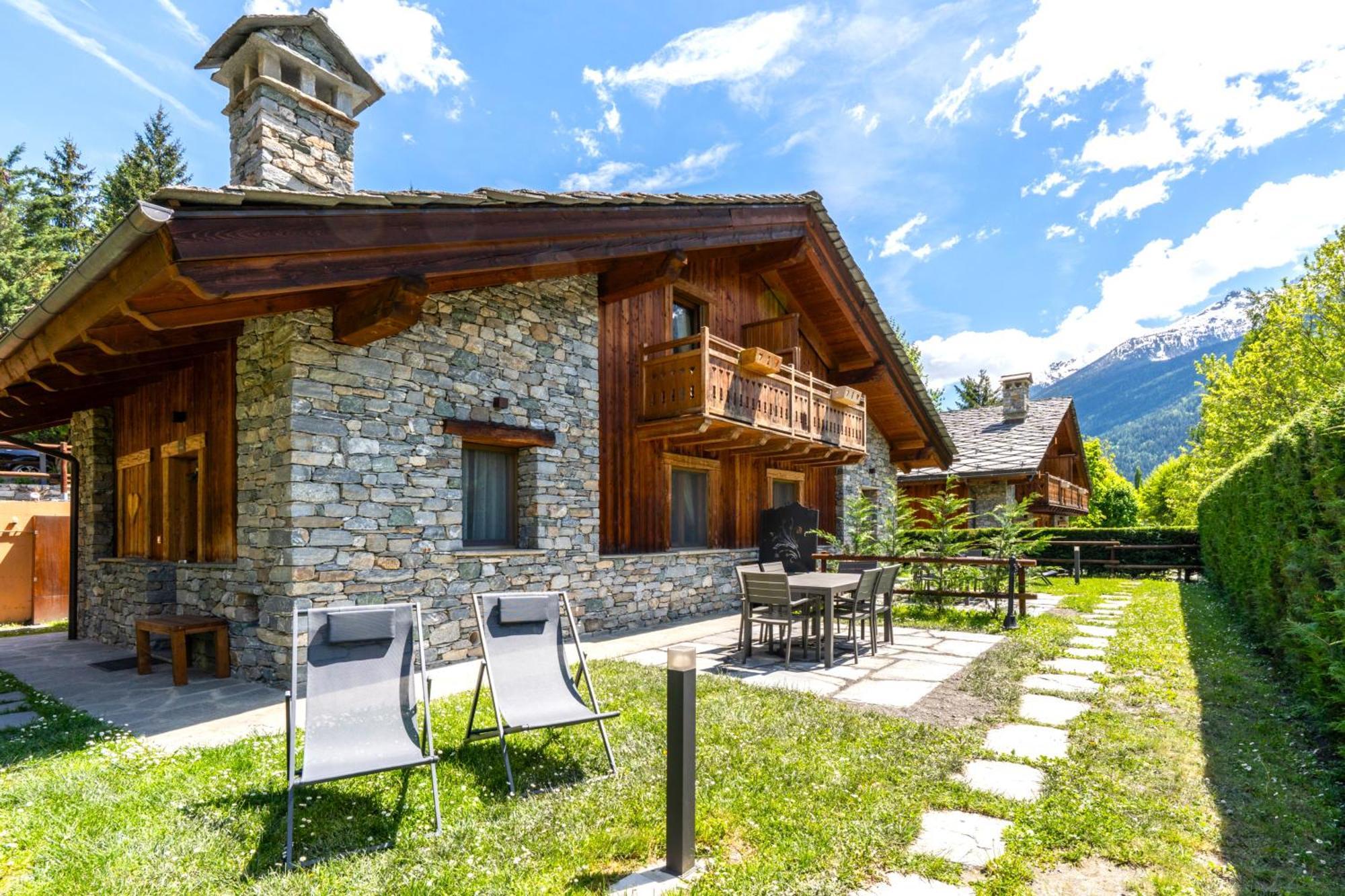 Bijoux Des Alpes - Mont Blanc Village La Salle Esterno foto